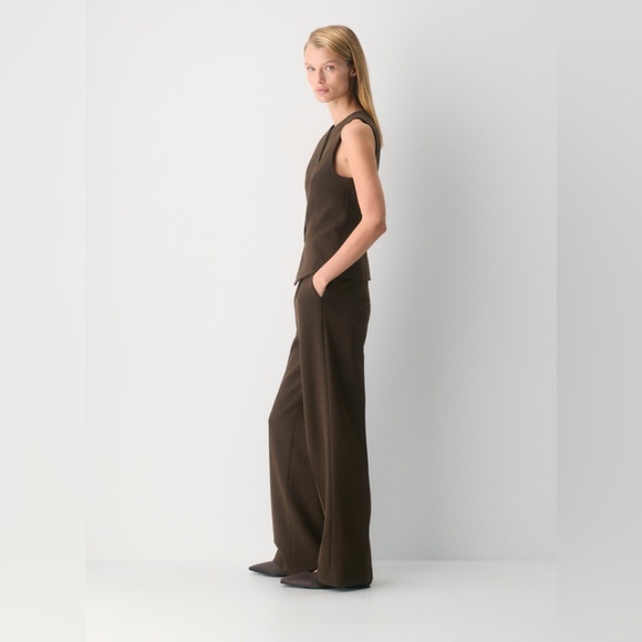 NWT - Aritzia The Effortless Pant - (Re)ssential - Heather Rich Cocoa - Size 6 - Picture 3 of 10